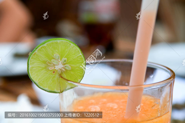 新鮮的juiceson