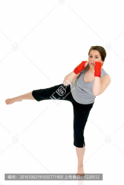 年輕女泰國拳擊手