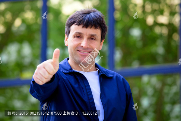 快樂時尚的男人