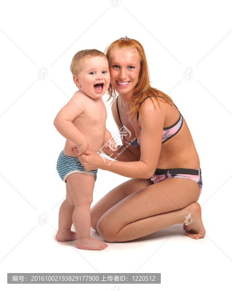 年輕的女人和嬰兒