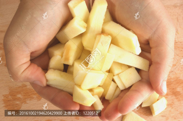 水果板上做水果沙拉
