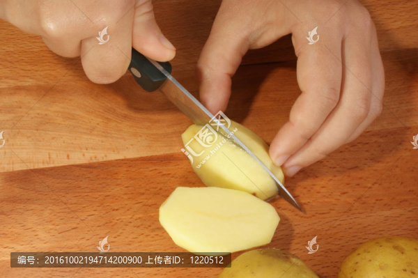 切蔬菜做蔬菜湯