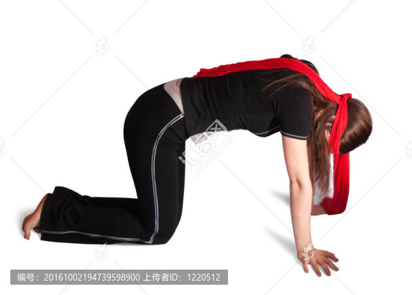 黑發(fā)黑色運動服練瑜伽
