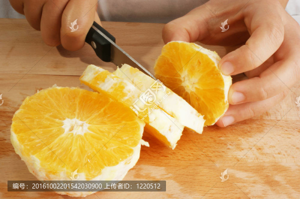 準(zhǔn)備做一個fruitsalad水果