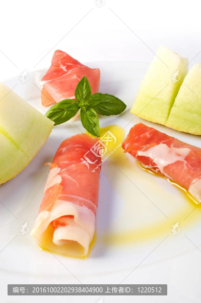 生火腿和黃色甜瓜