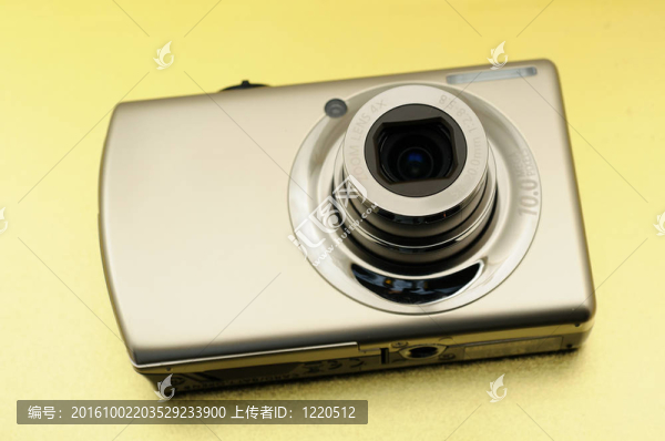 緊湊型數(shù)碼相機
