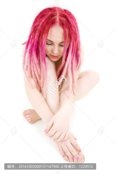 粉紅色頭發(fā)的女孩