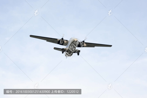 天空中的飛機(jī)