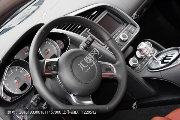 現(xiàn)代體育車內(nèi)飾