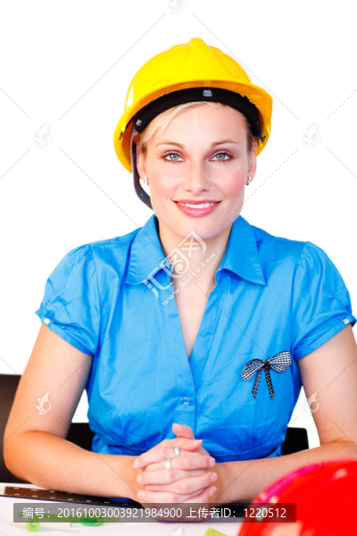 帶硬帽子的金發(fā)女郎建筑