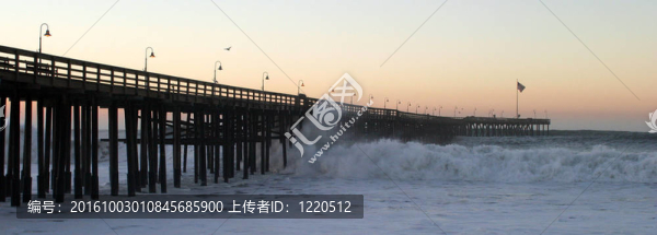 海浪風(fēng)暴碼頭