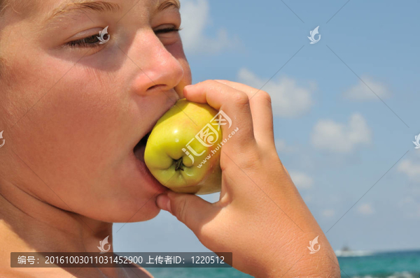 堅實的蘋果