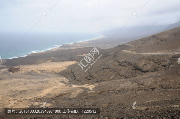 加那利群島的富埃特文圖拉島島的西海岸；西班牙