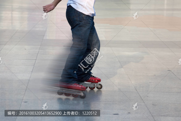 滑旱冰