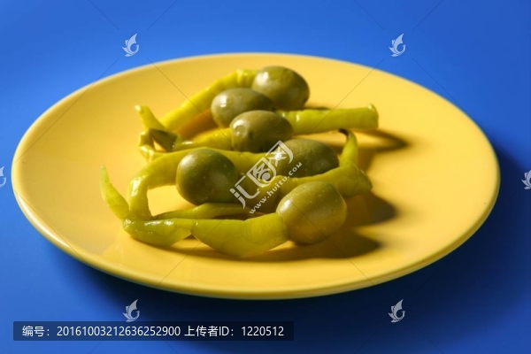 橄欖和辣椒零食