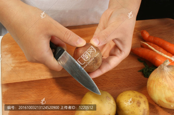 準(zhǔn)備土豆potatosoup