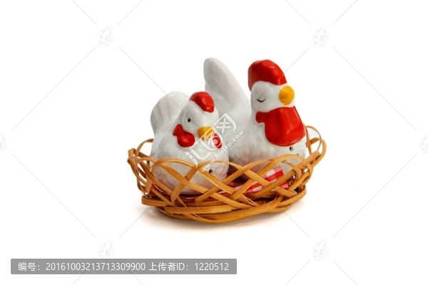 兩saltsellars在巢母雞形狀分離