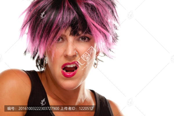 粉紅和黑頭發(fā)的女孩畫像