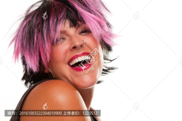 粉紅和黑頭發(fā)的女孩畫像
