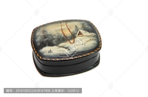 Oval黑盒涂上冬季景觀隔離