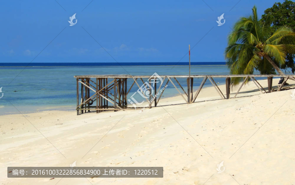 西巴丹島的海灘和碼頭