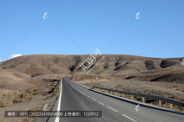 山路在加那利群島的富埃特文圖拉島島；西班牙