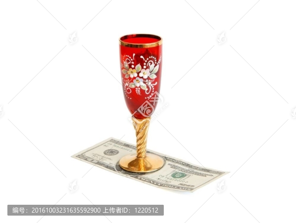 金色鈔票上的金黃色紅酒杯