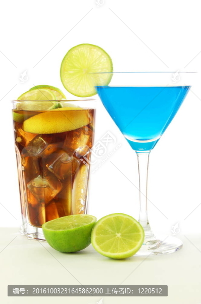 與藍(lán)橙力嬌酒雞尾酒