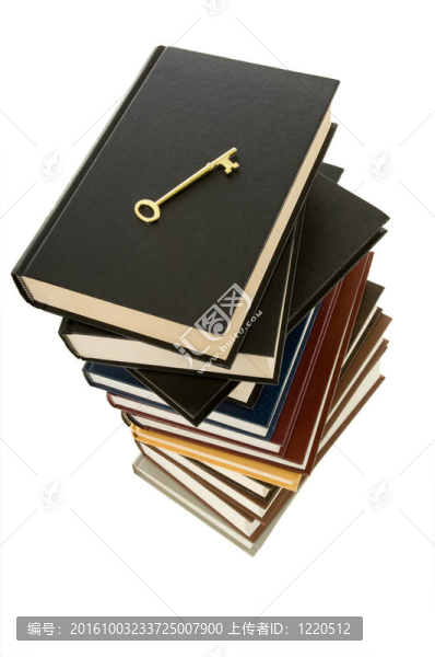 上面有萬(wàn)能鑰匙的巨大的書(shū)堆