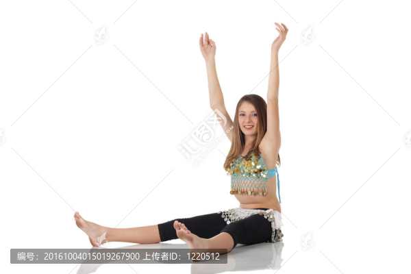 年輕的肚皮舞女孩