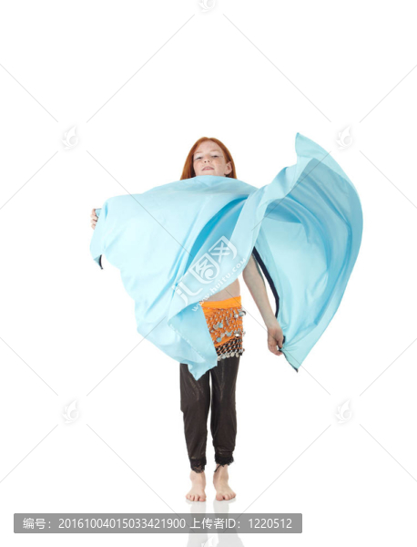 年輕的肚皮舞女孩