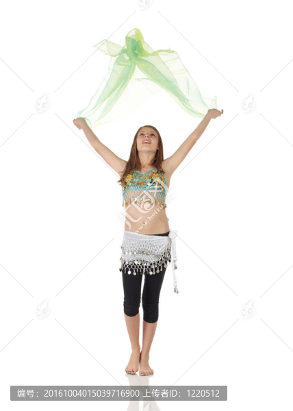 年輕的肚皮舞女孩