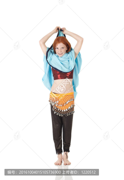 年輕的肚皮舞女孩