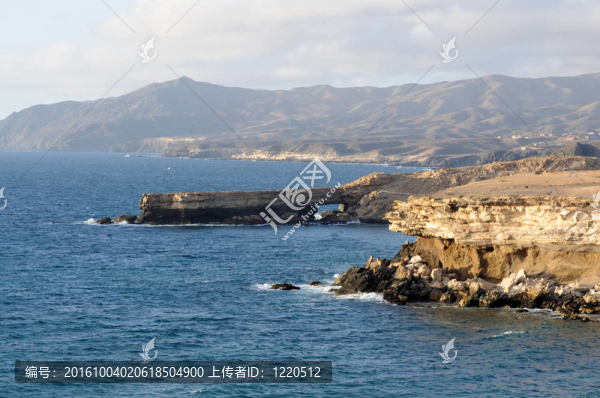 海岸附近拉削；加那利群島的富埃特文圖拉島島；西班牙