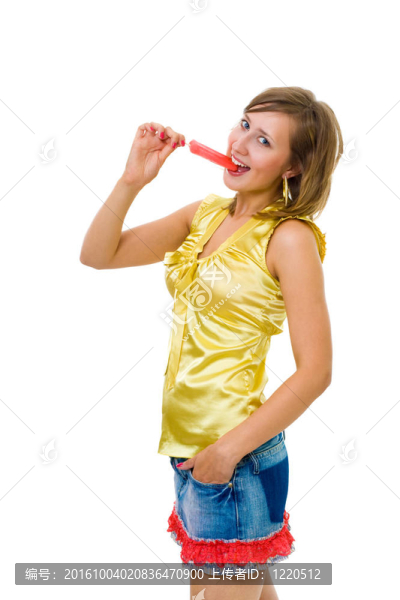 年輕女子冰淇淋