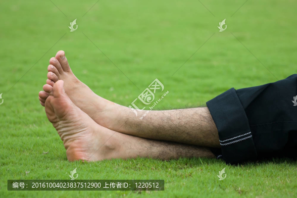 踏綠草