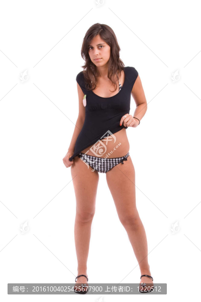 穿著內(nèi)衣的女人