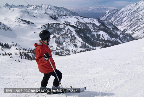 在驚人的滑雪場滑雪