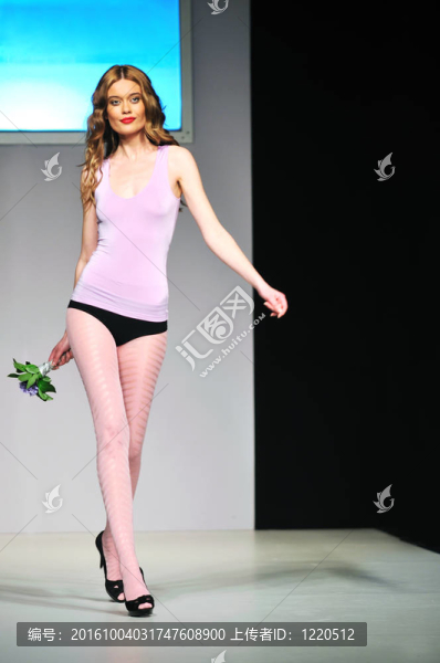 時(shí)裝秀的女人uderwear
