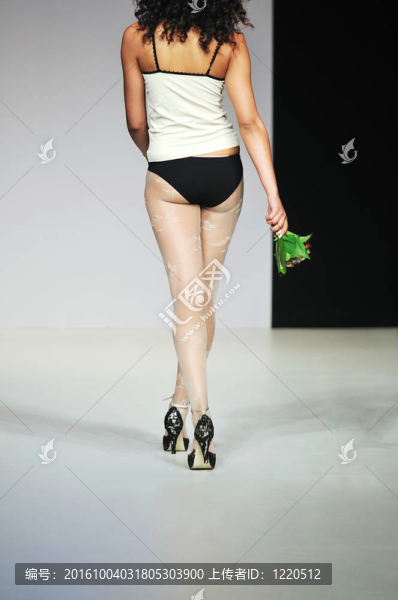時(shí)裝秀的女人uderwear