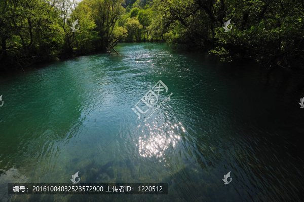 野河瀑布