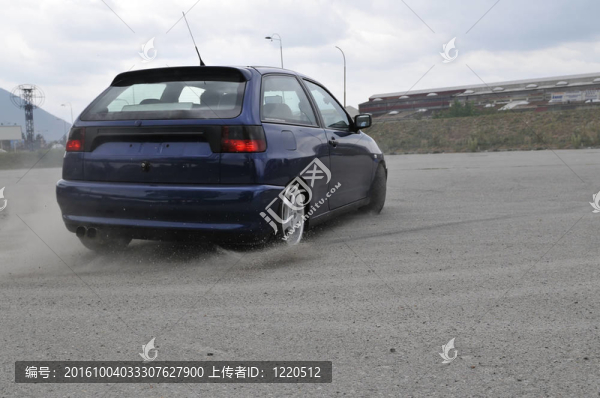 具有運(yùn)動(dòng)模糊的快速車