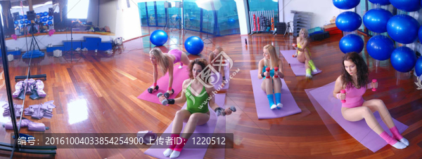 健身工作室的團(tuán)隊合作