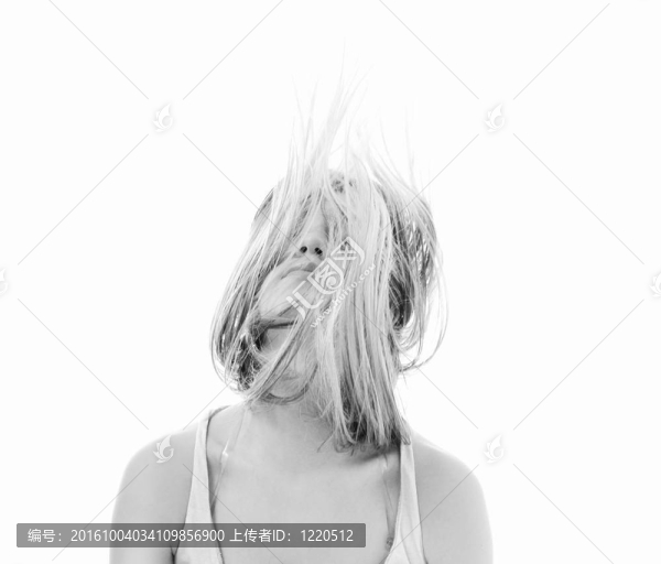 頭發(fā)中孤立的派對(duì)女人