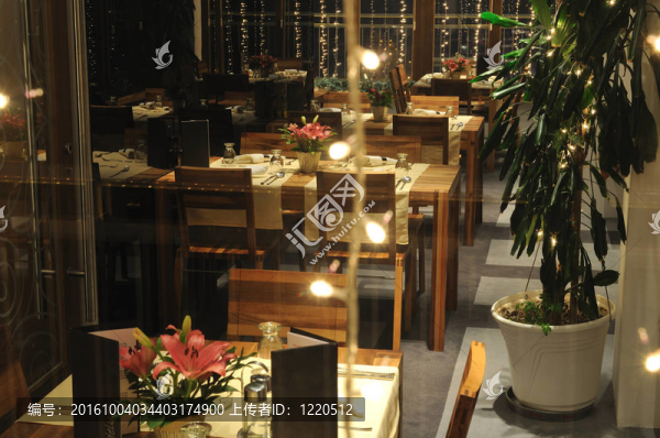 豪華現(xiàn)代室內(nèi)餐廳