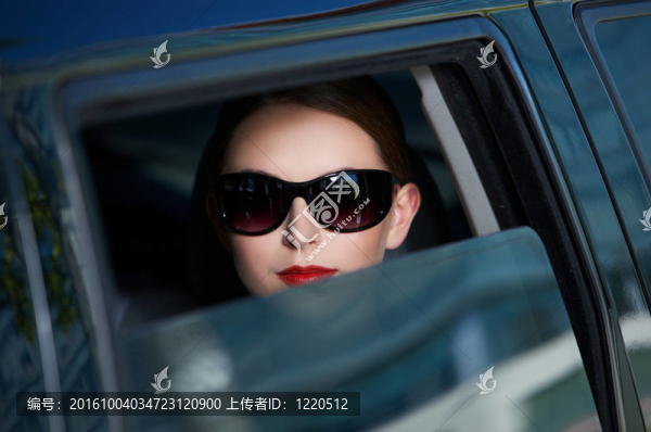 商務(wù)豪華轎車