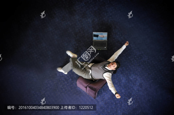 快樂商人尖叫的照片