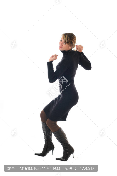 穿黑衣服的女人