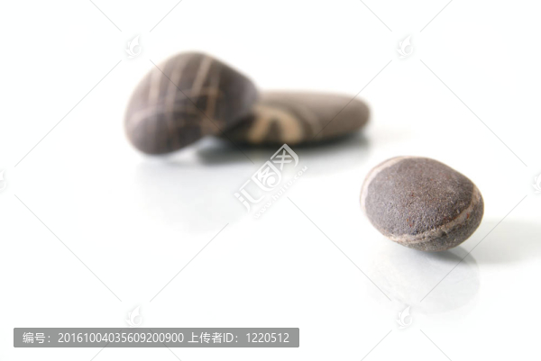 具有反射孤立的禪石