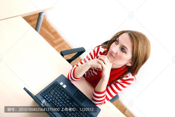 女商人在紅…